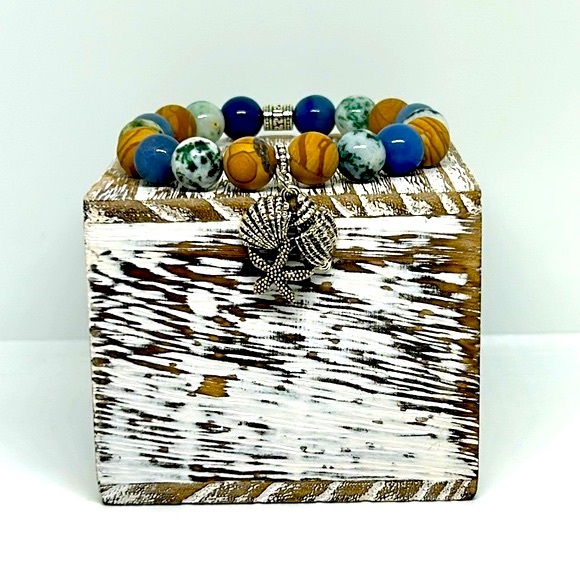 Handmade Seashell & Starfish Semi-Precious Stone Charm Bracelet! - Picture 2 of 5